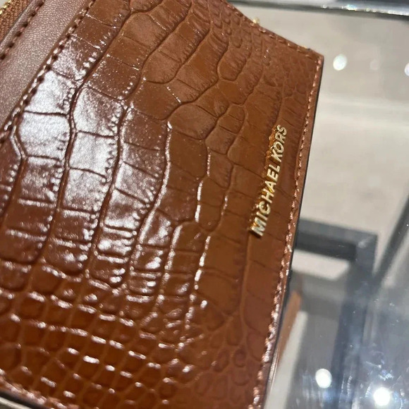 Small Crocodile Embossed Leather Zip Card Case - Picture 6 of 7